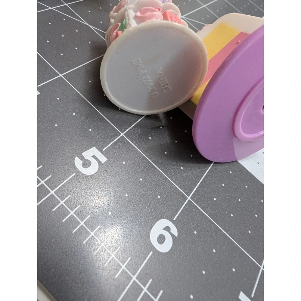 Fashion Doll Pies cakes vtg & modern lot of 4 plastic pvc small 1 to 2 inch toy‎